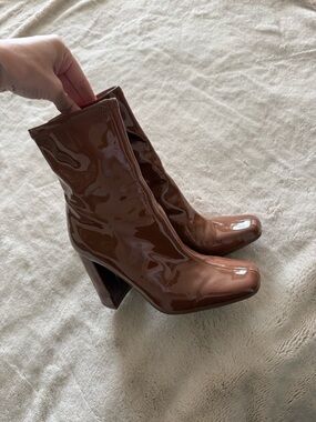 Steve Madden Lynden Women’s Patent Brown shiny Block Heel Ankle Boots 8.5